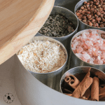 ظرف در دار نگه دارنده ادویه تنقلات ۷ خانه